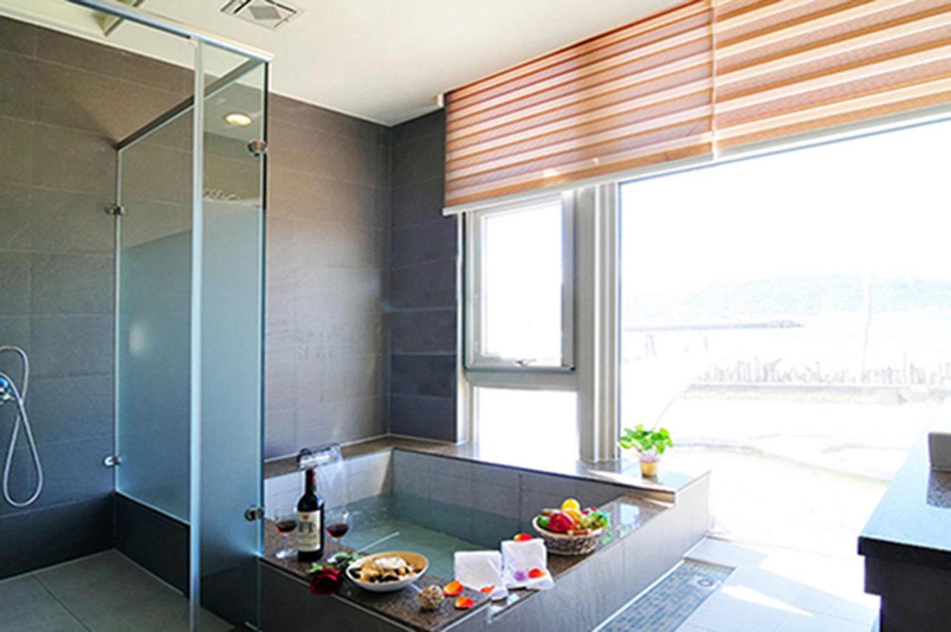 Jinshan Sakura Bay Hot Spring Hotel Exterior foto